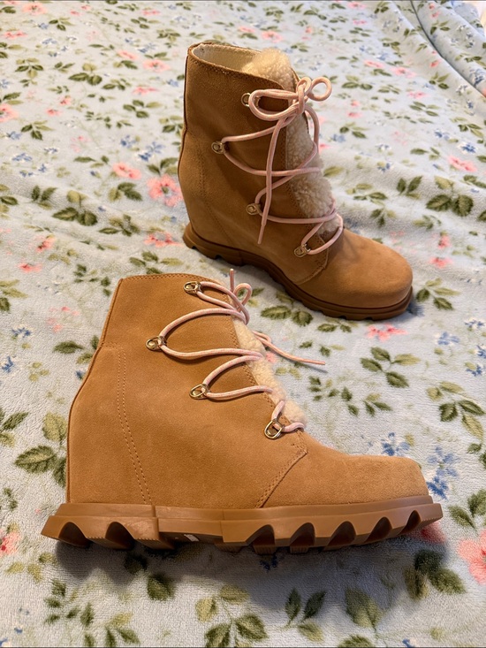Sorel Shoes - Sorel Joan of Arctic III Suede Wedge Boots Tawny Buff Tan with Gum Pink Laces